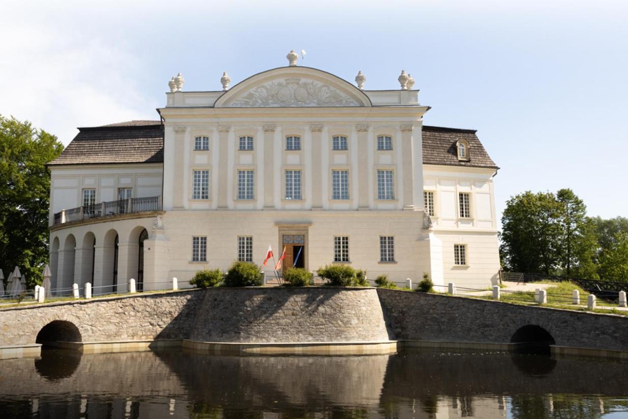 Palac W Kurozwekach Kurozwęki Eksteriør billede